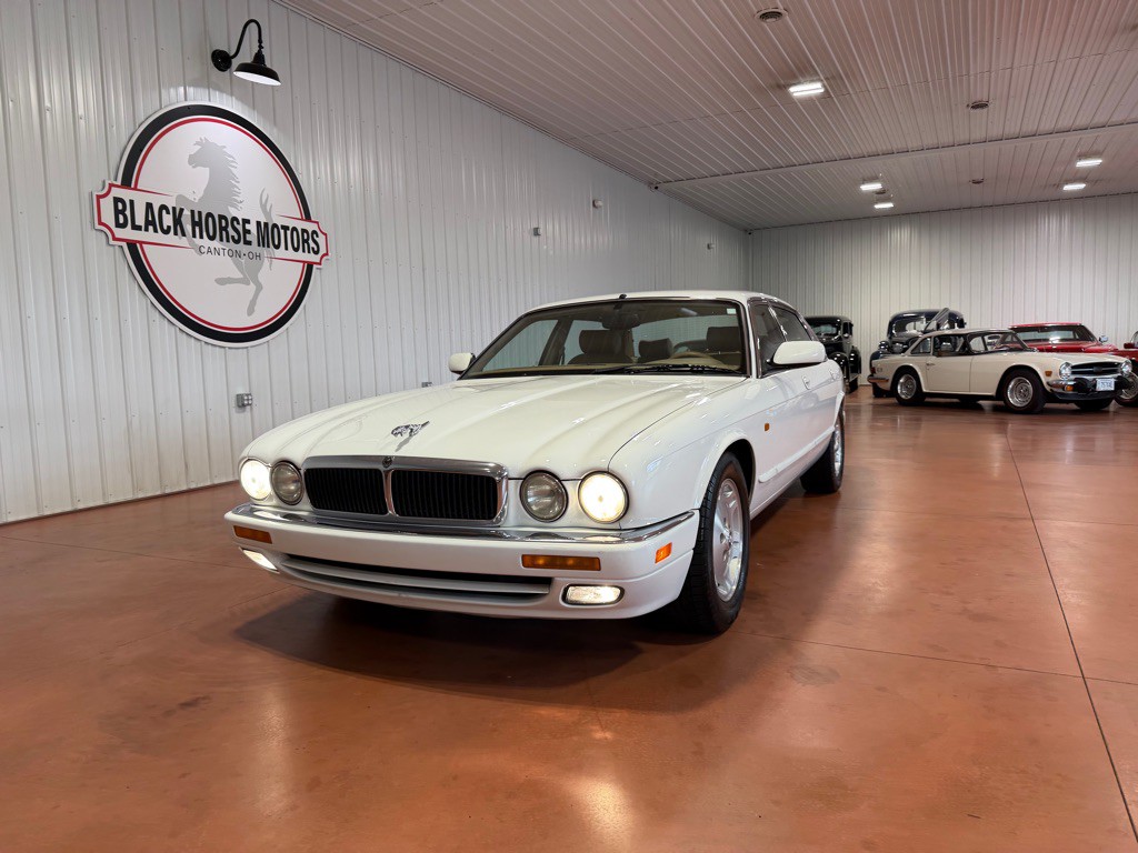 1997 Jaguar XJ Image 6