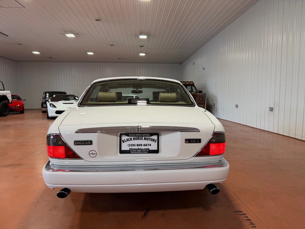 1997 Jaguar XJ Image 11