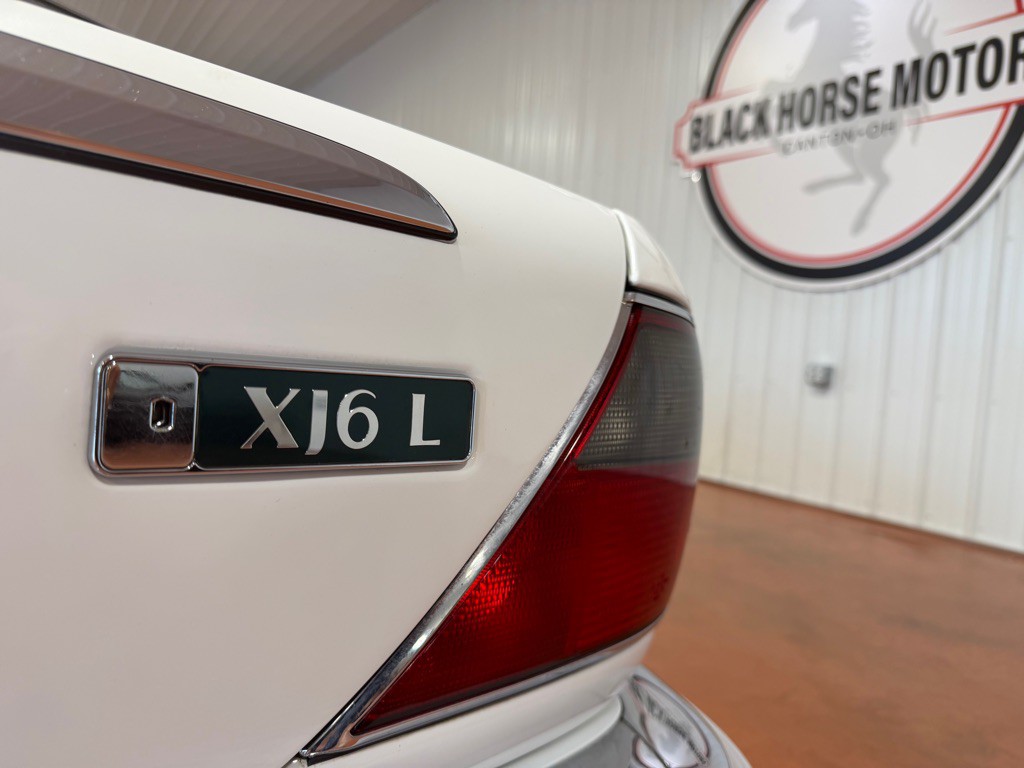 1997 Jaguar XJ Image 14