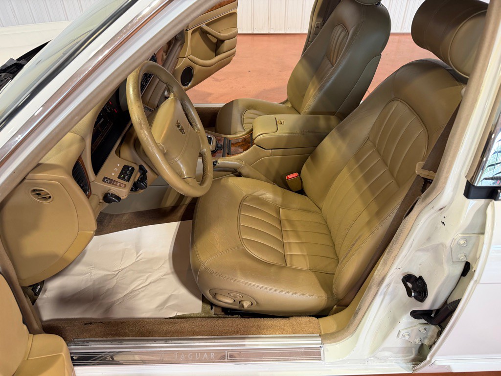 1997 Jaguar XJ Image 20
