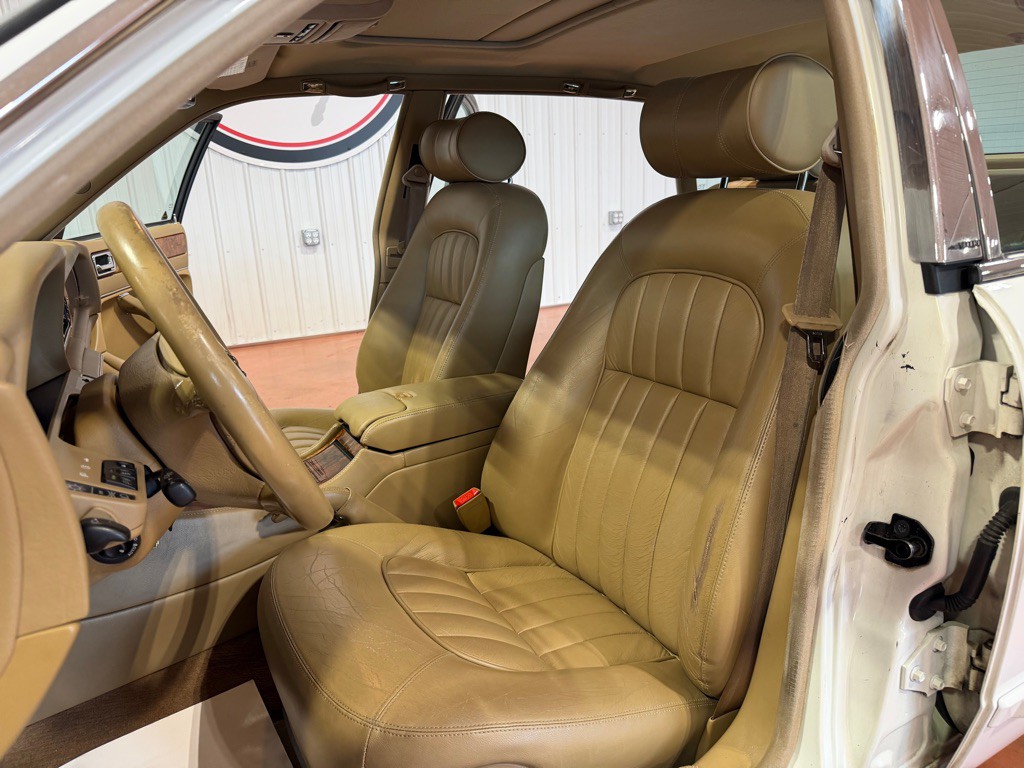 1997 Jaguar XJ Image 21