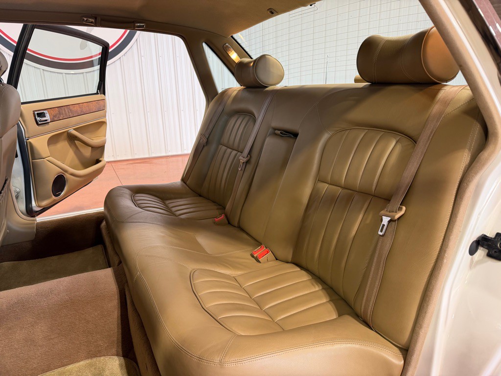 1997 Jaguar XJ Image 24