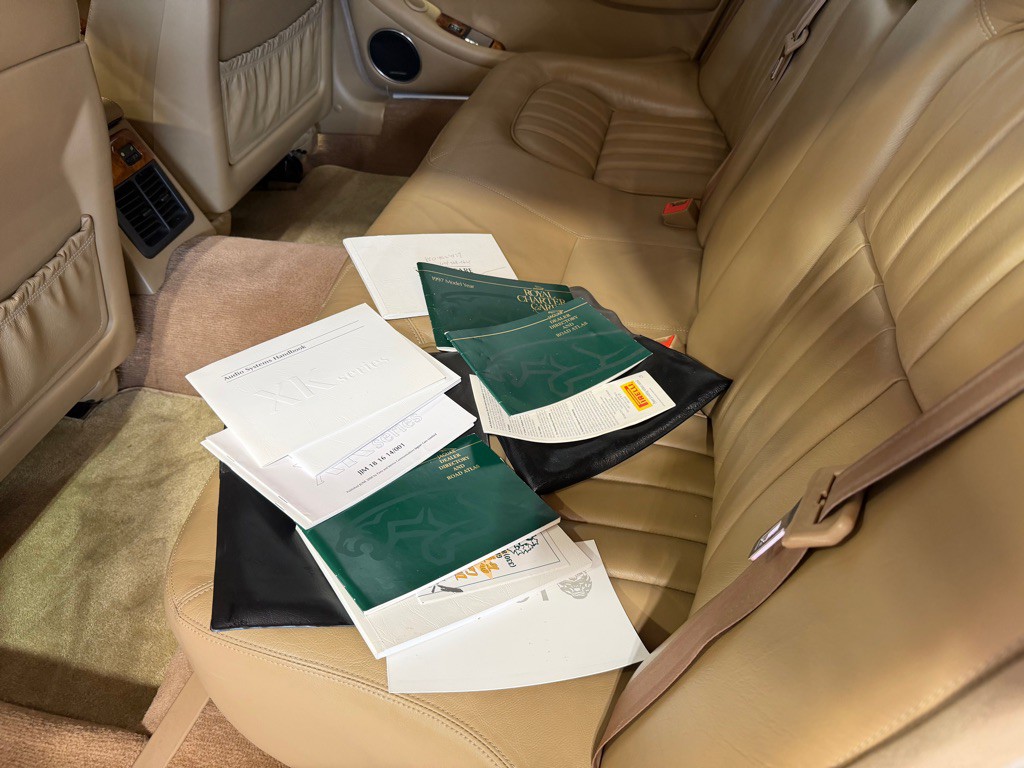 1997 Jaguar XJ Image 38