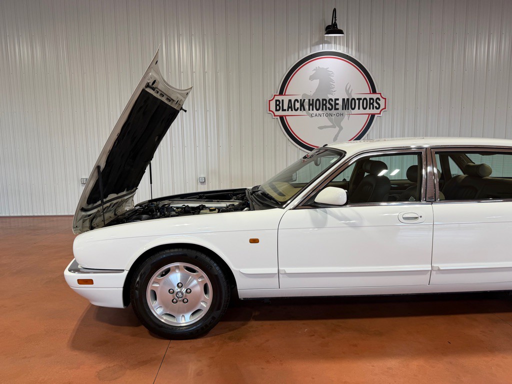 1997 Jaguar XJ Image 41
