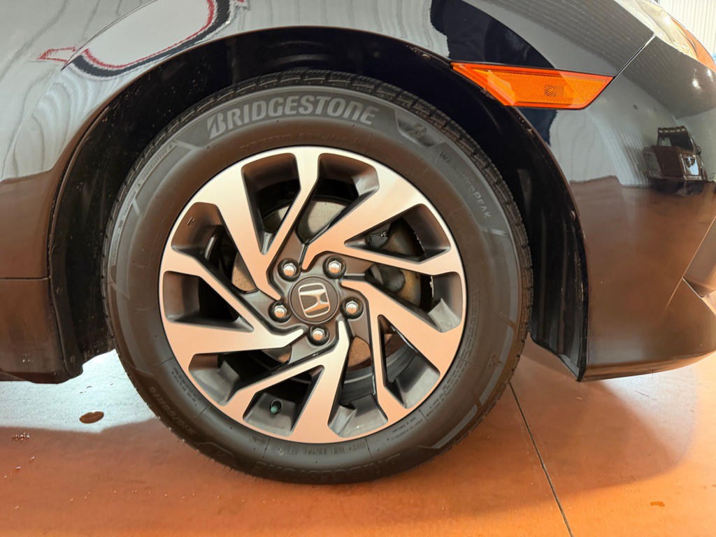 2017 Honda Civic Image 15