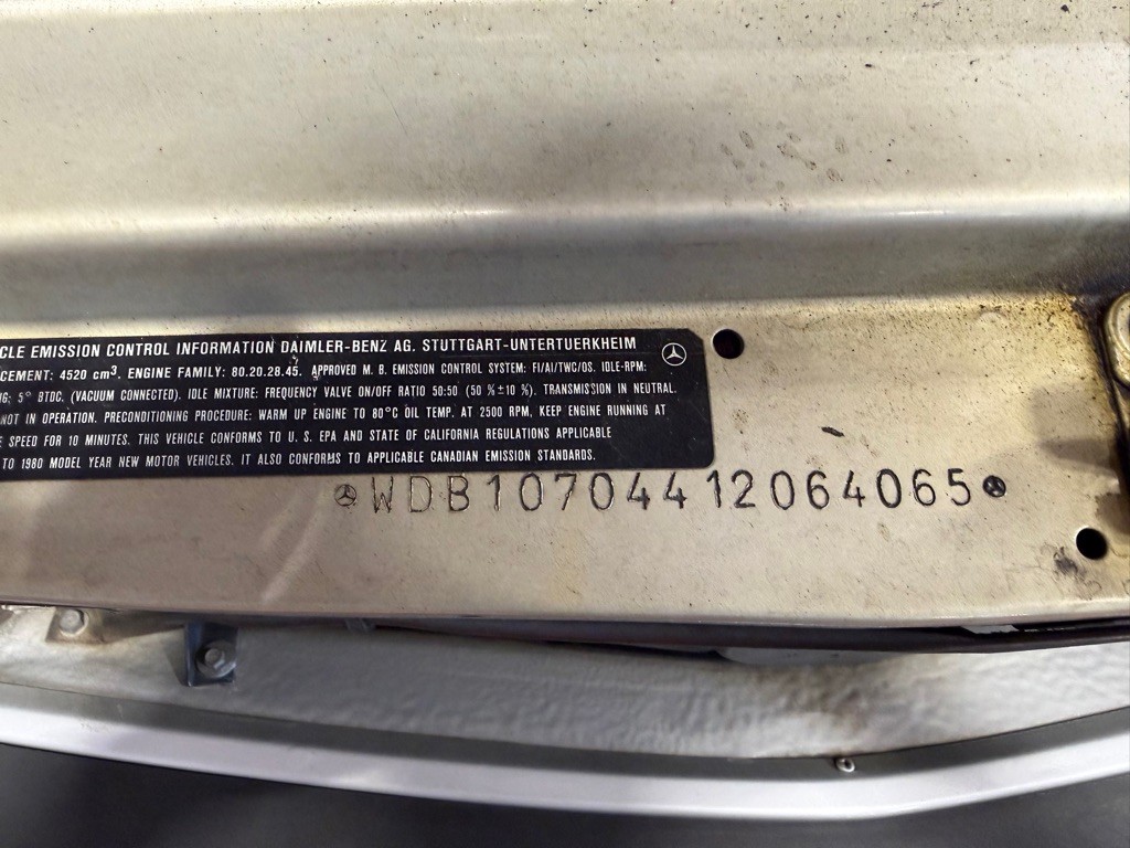 1980 Mercedes-Benz 420-Class Image 32