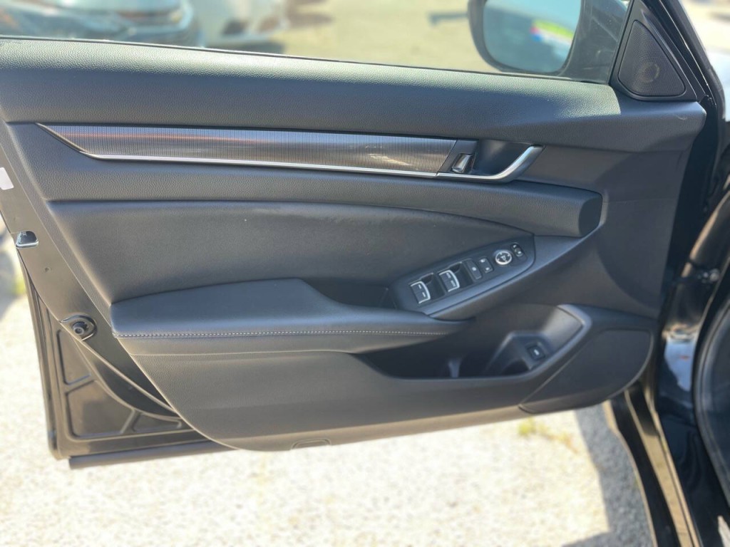 2021 Honda Accord Image 9