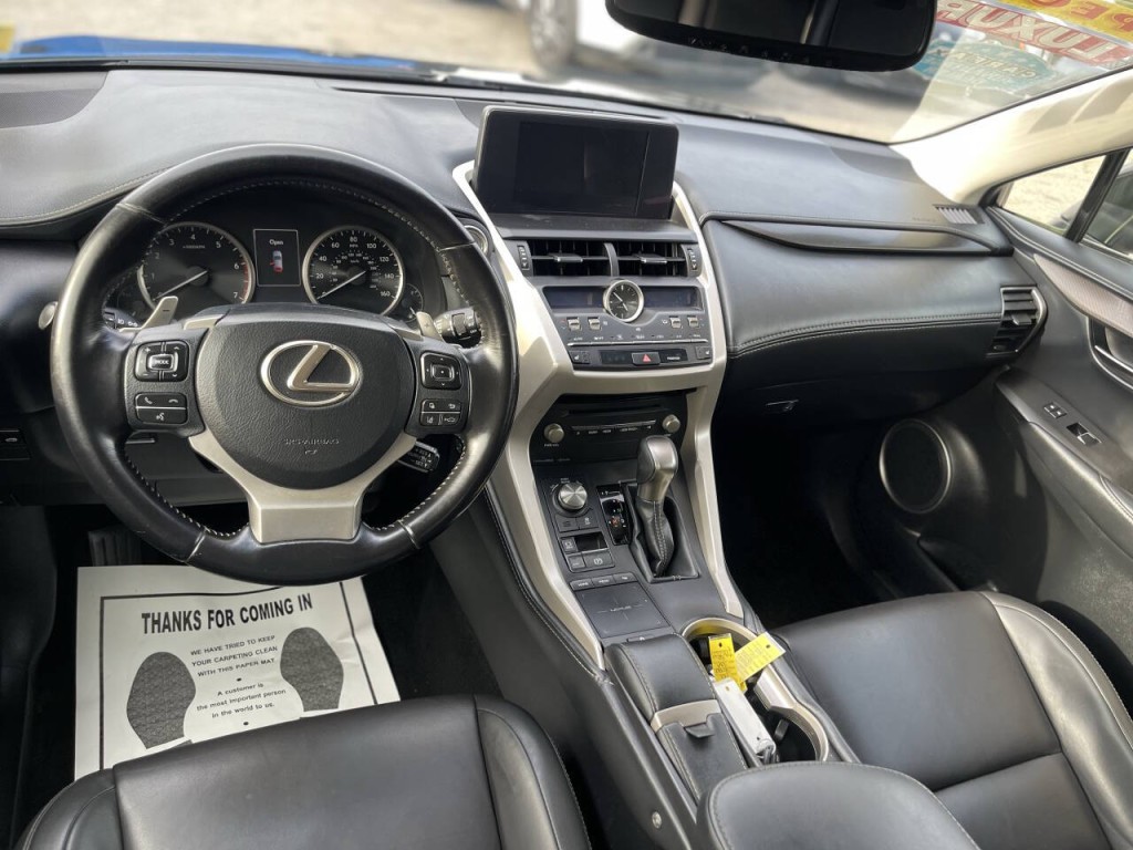 2018 Lexus NX 300 Image 4