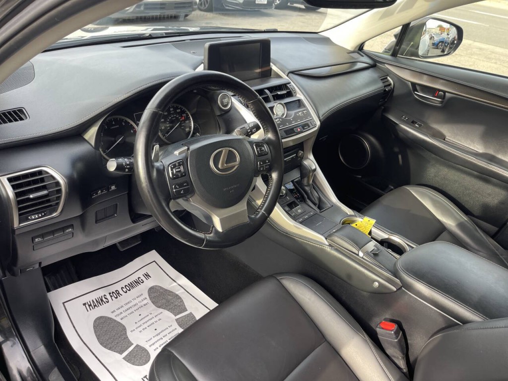 2018 Lexus NX 300 Image 9