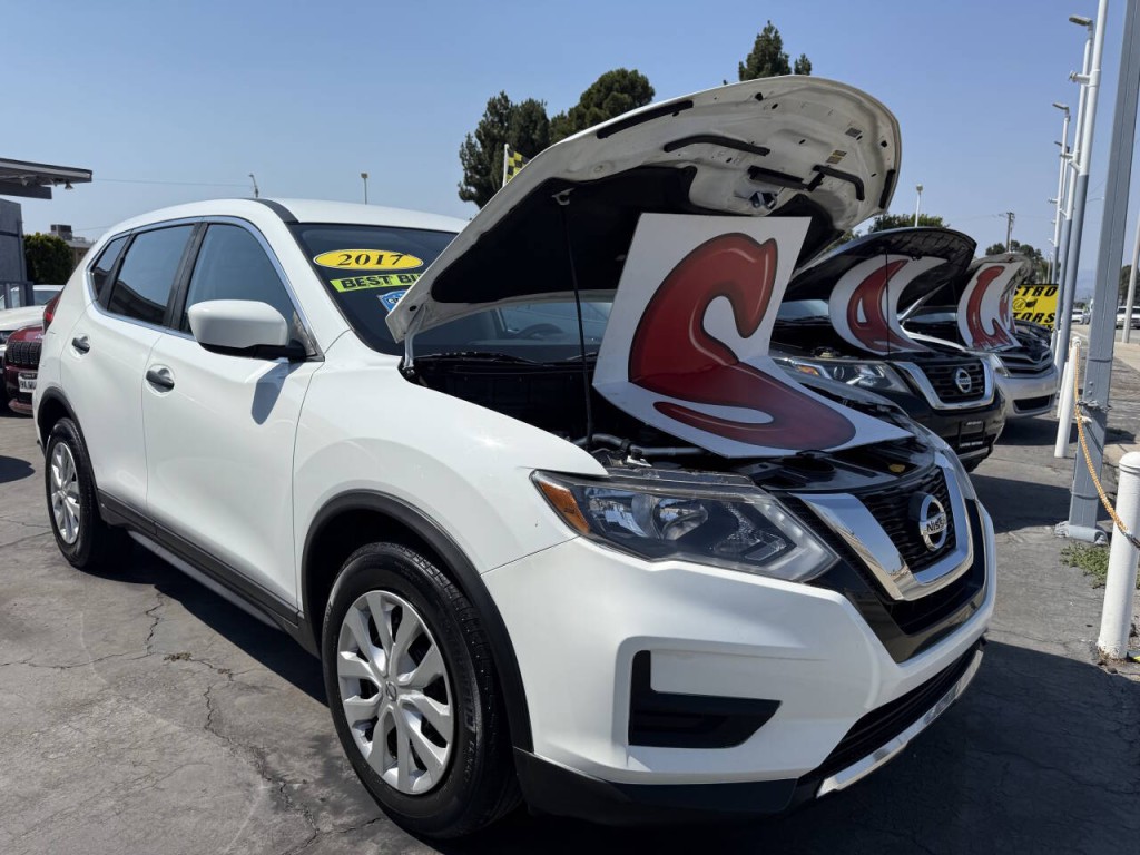 2017 Nissan Rogue Image 2