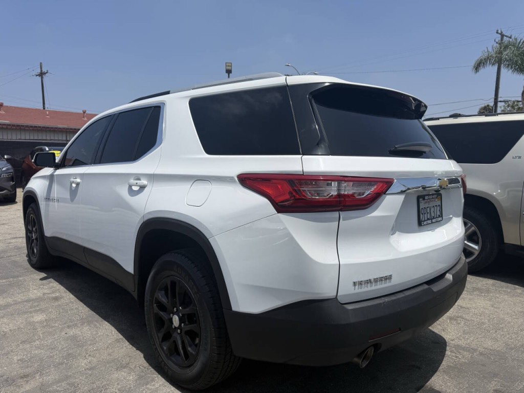 2018 Chevrolet Traverse Image 2