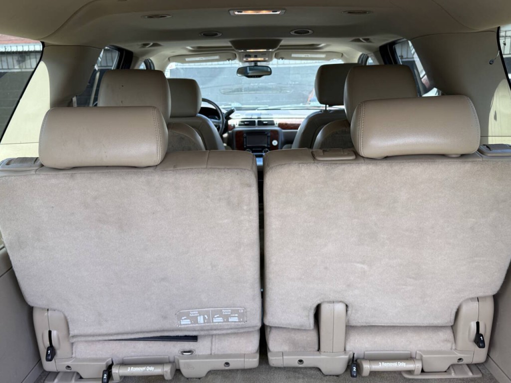 2014 Chevrolet Suburban Image 7