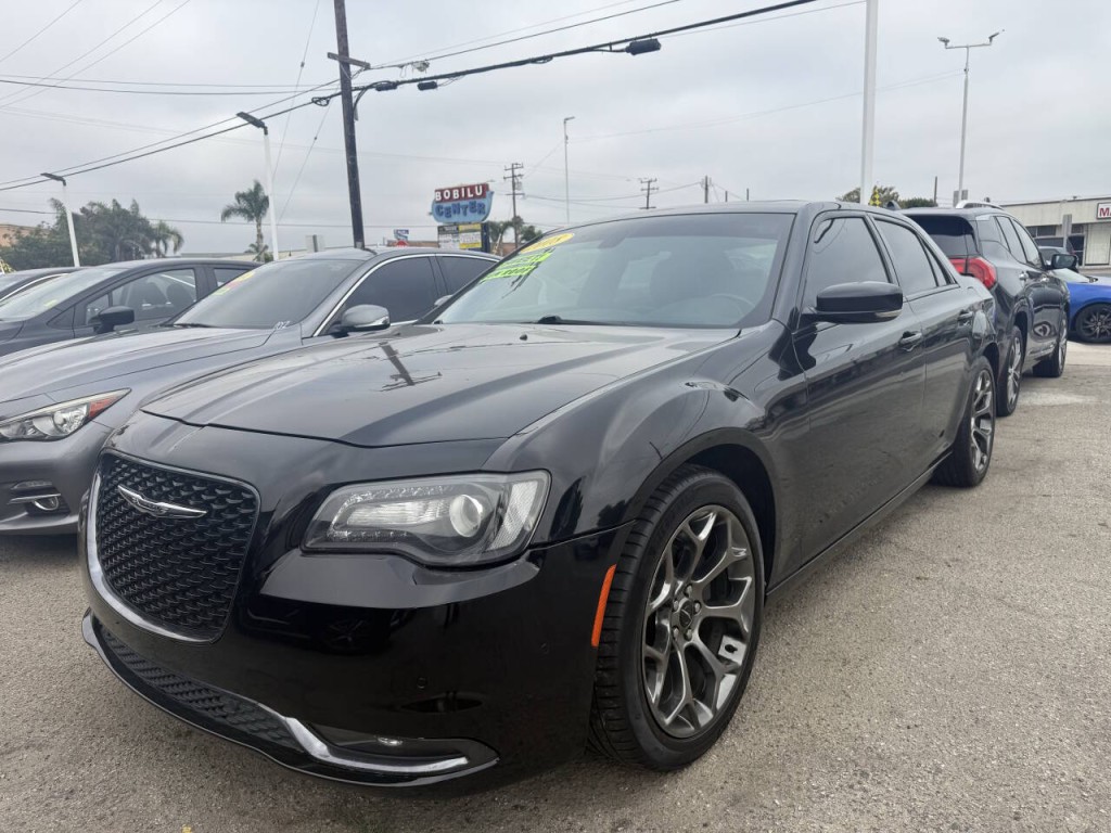 2018 Chrysler 300 Image 5