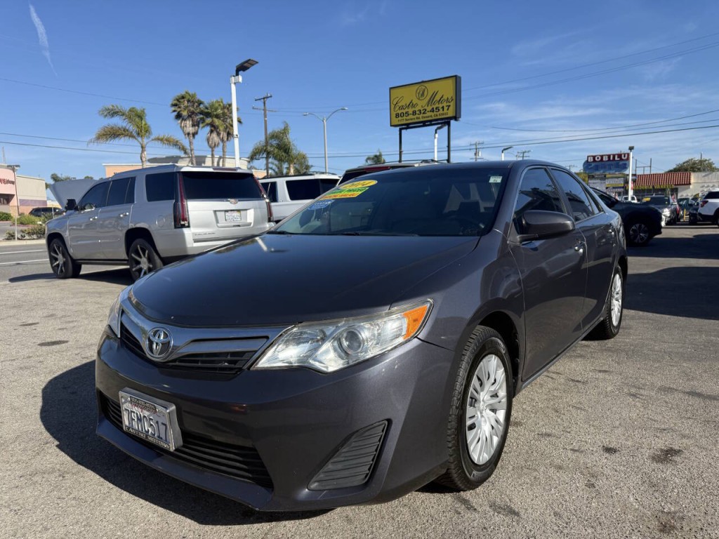 2014 Toyota Camry Image 1
