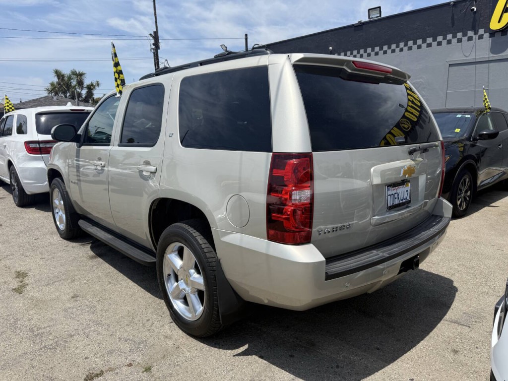 2014 Chevrolet Tahoe Image 2