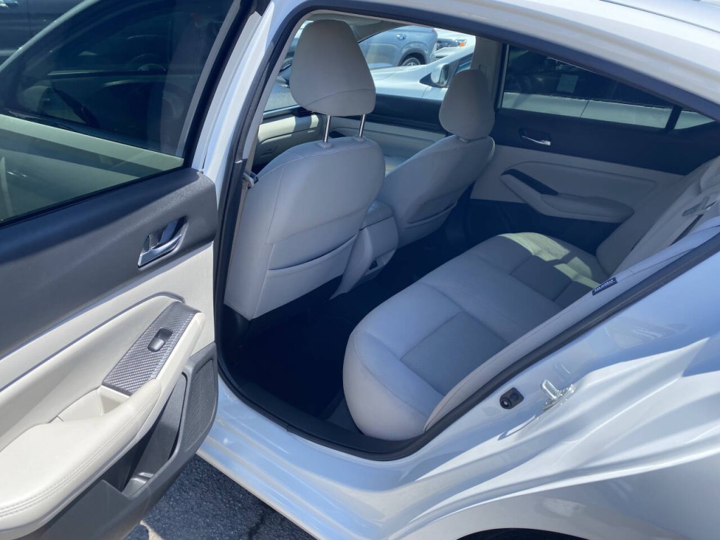 2019 Nissan Altima Image 3