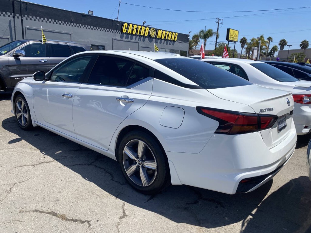 2019 Nissan Altima Image 4