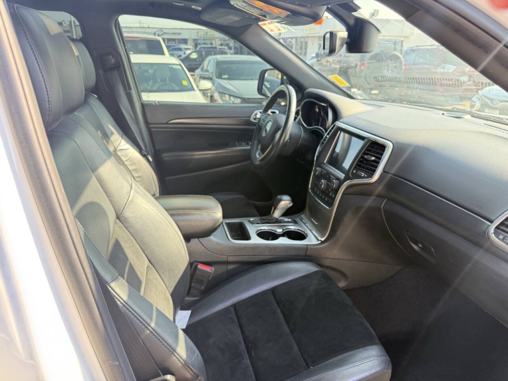 2018 Jeep Grand Cherokee Image 2