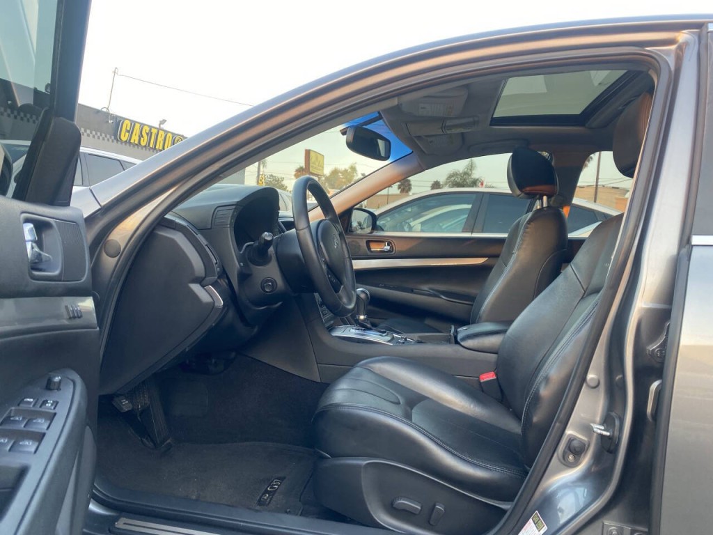 2013 INFINITI G37 Image 3