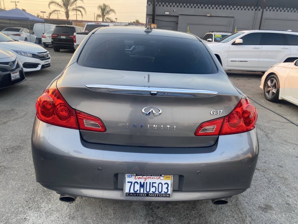 2013 INFINITI G37 Image 6