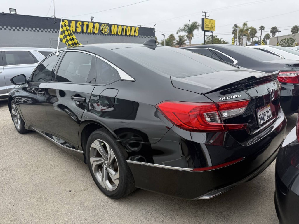 2018 Honda Accord Image 2