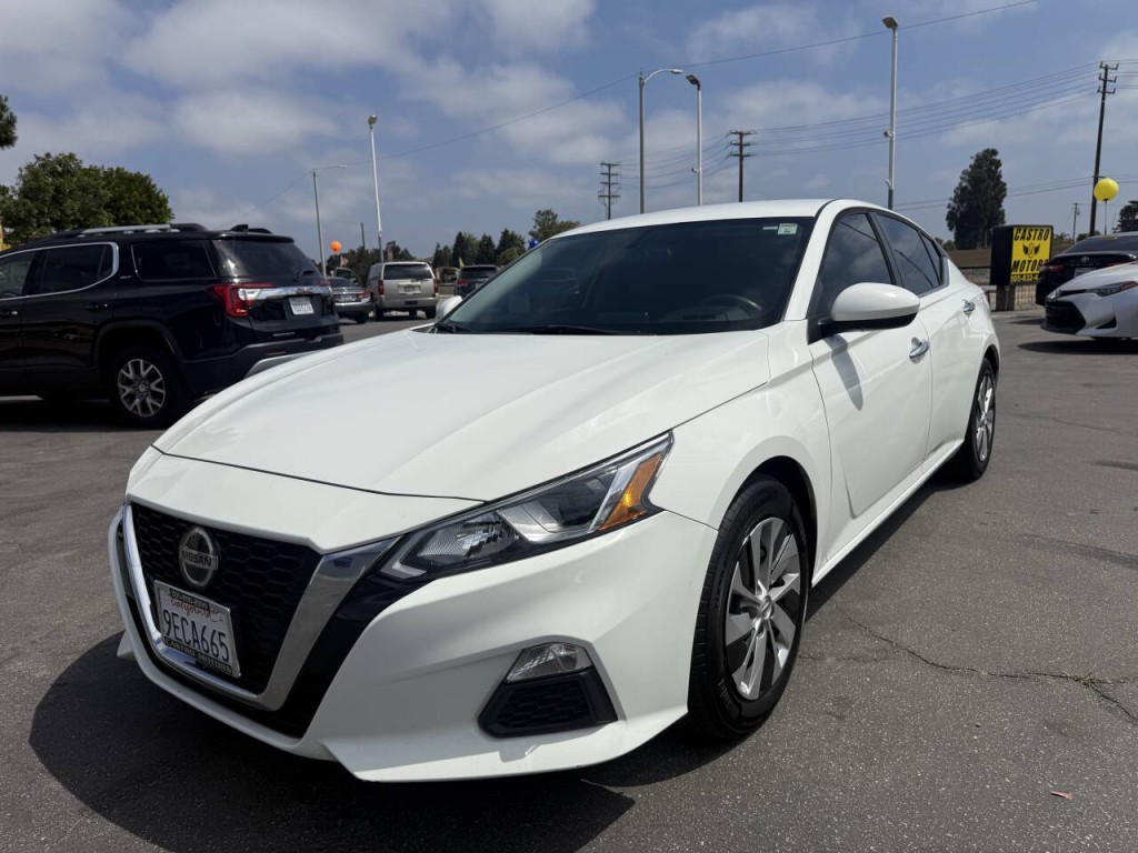 2019 Nissan Altima Image 1