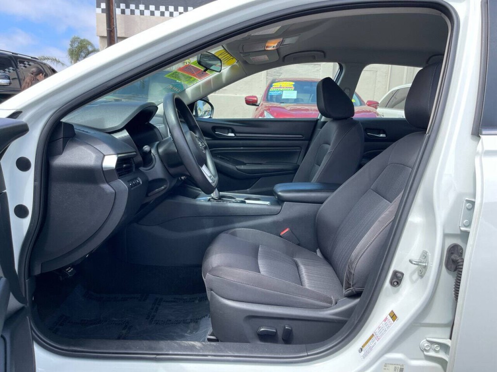 2019 Nissan Altima Image 2