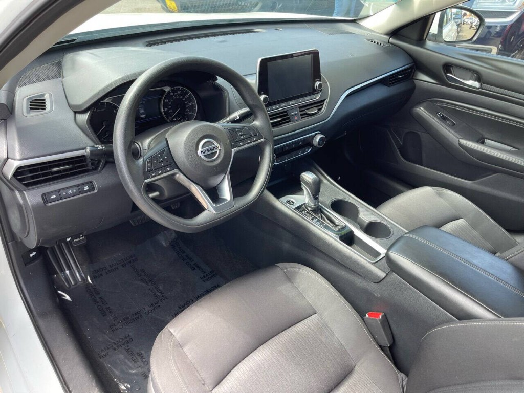 2019 Nissan Altima Image 3