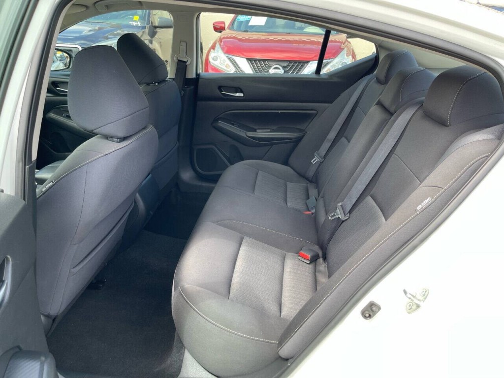 2019 Nissan Altima Image 4