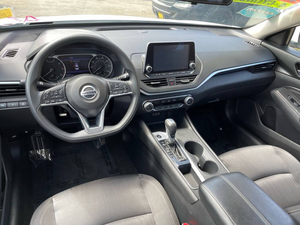 2019 Nissan Altima Image 5
