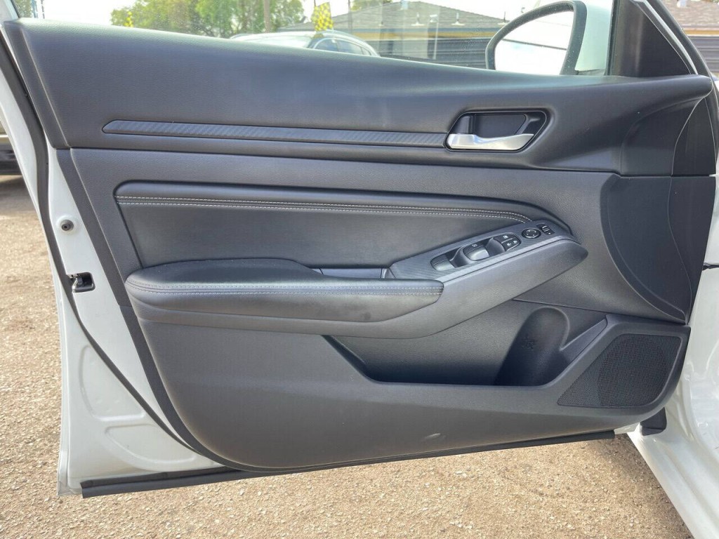 2019 Nissan Altima Image 6