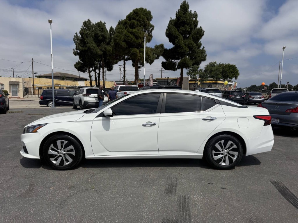 2019 Nissan Altima Image 7