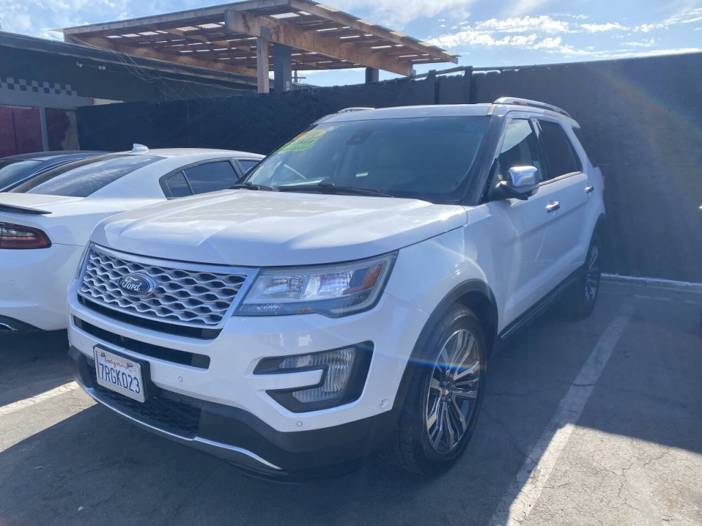 2016 Ford Explorer Image 1
