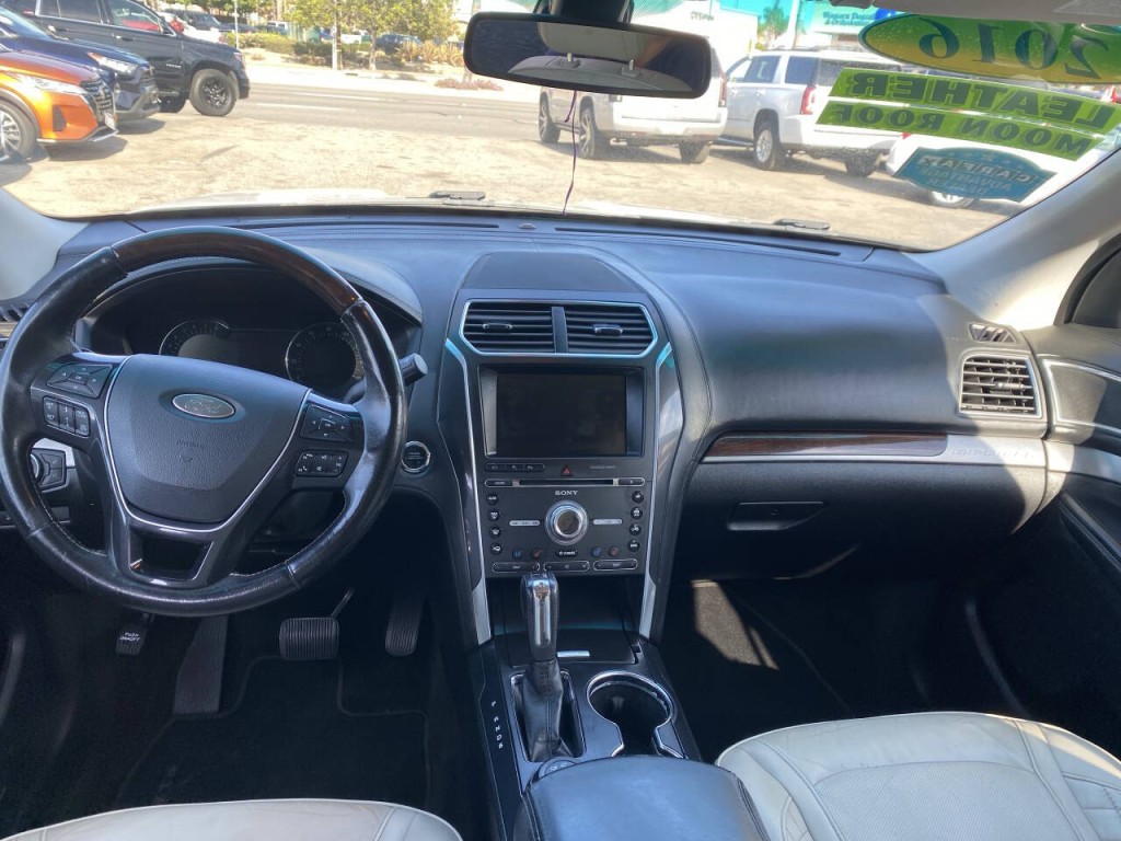 2016 Ford Explorer Image 4