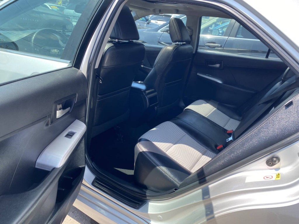 2013 Toyota Camry Image 6