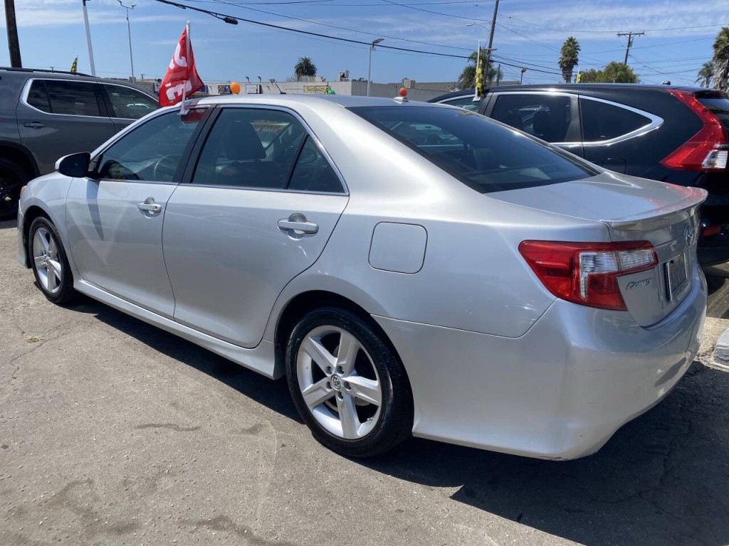 2013 Toyota Camry Image 8