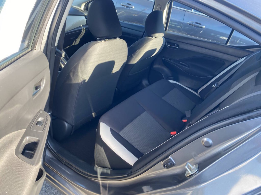 2021 Nissan Versa Image 2