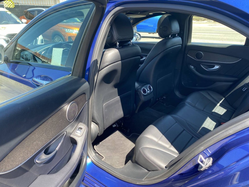 2020 Mercedes-Benz C-Class Image 3