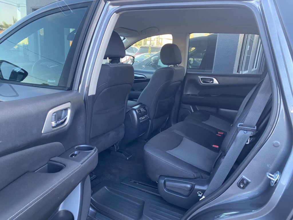 2017 Nissan Pathfinder Image 5