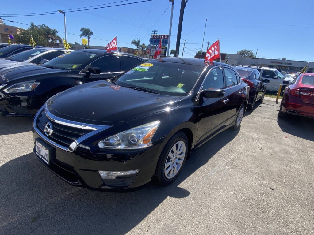 2015 Nissan Altima Image 1