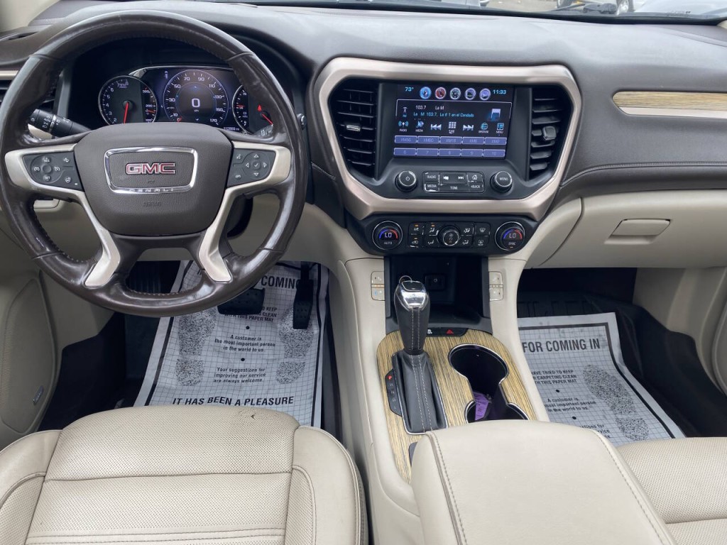 2019 GMC Acadia Image 2