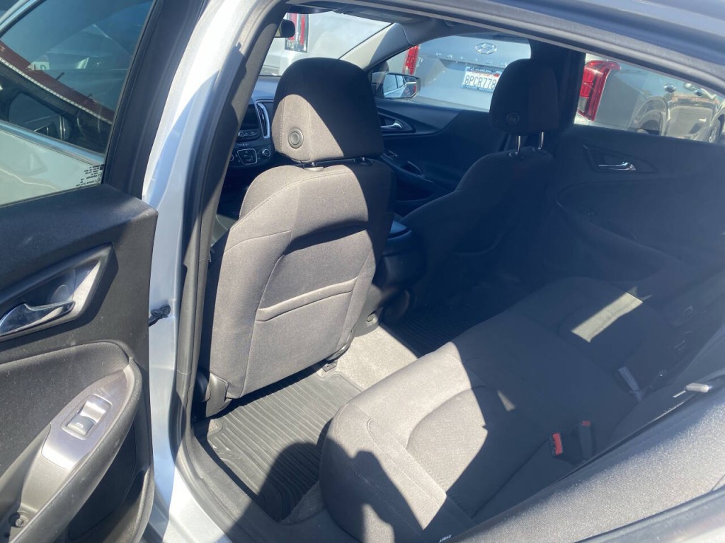 2020 Chevrolet Malibu Image 5