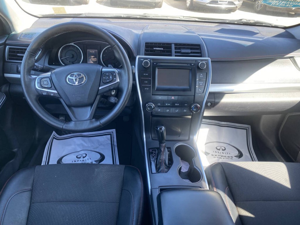 2016 Toyota Camry Image 2
