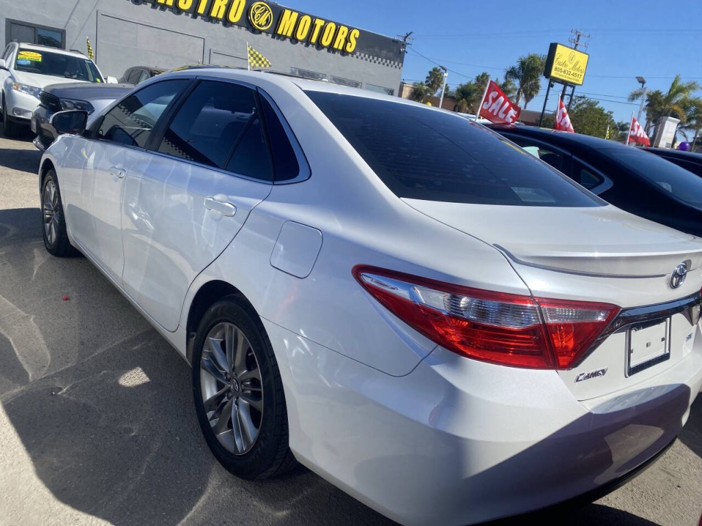 2016 Toyota Camry Image 4