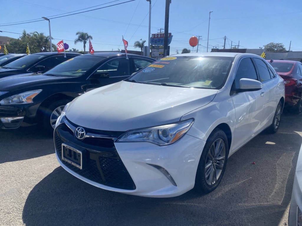 2016 Toyota Camry Image 5