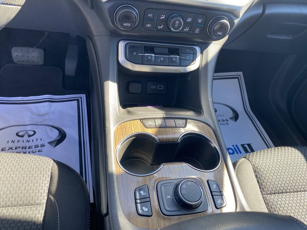2021 GMC Acadia Image 4