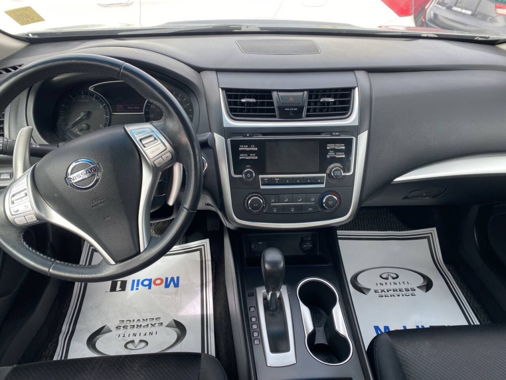 2017 Nissan Altima Image 2