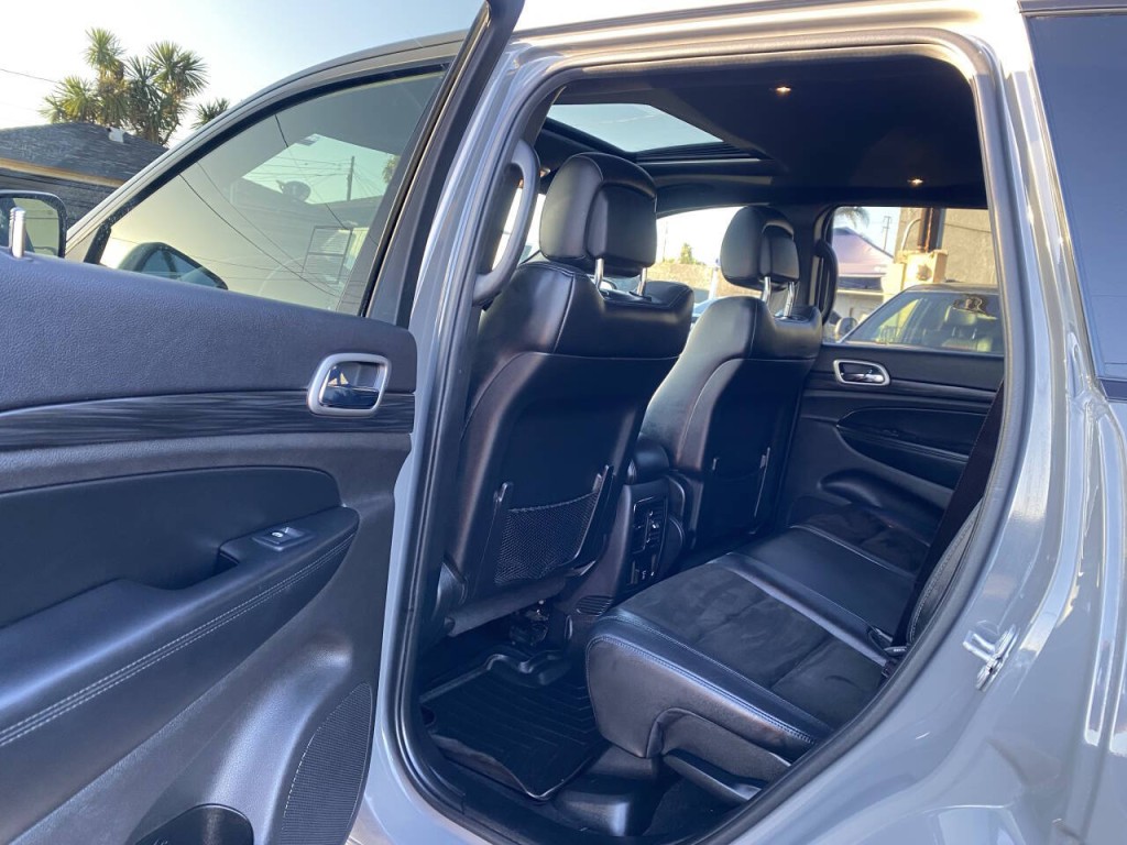 2019 Jeep Grand Cherokee Image 1