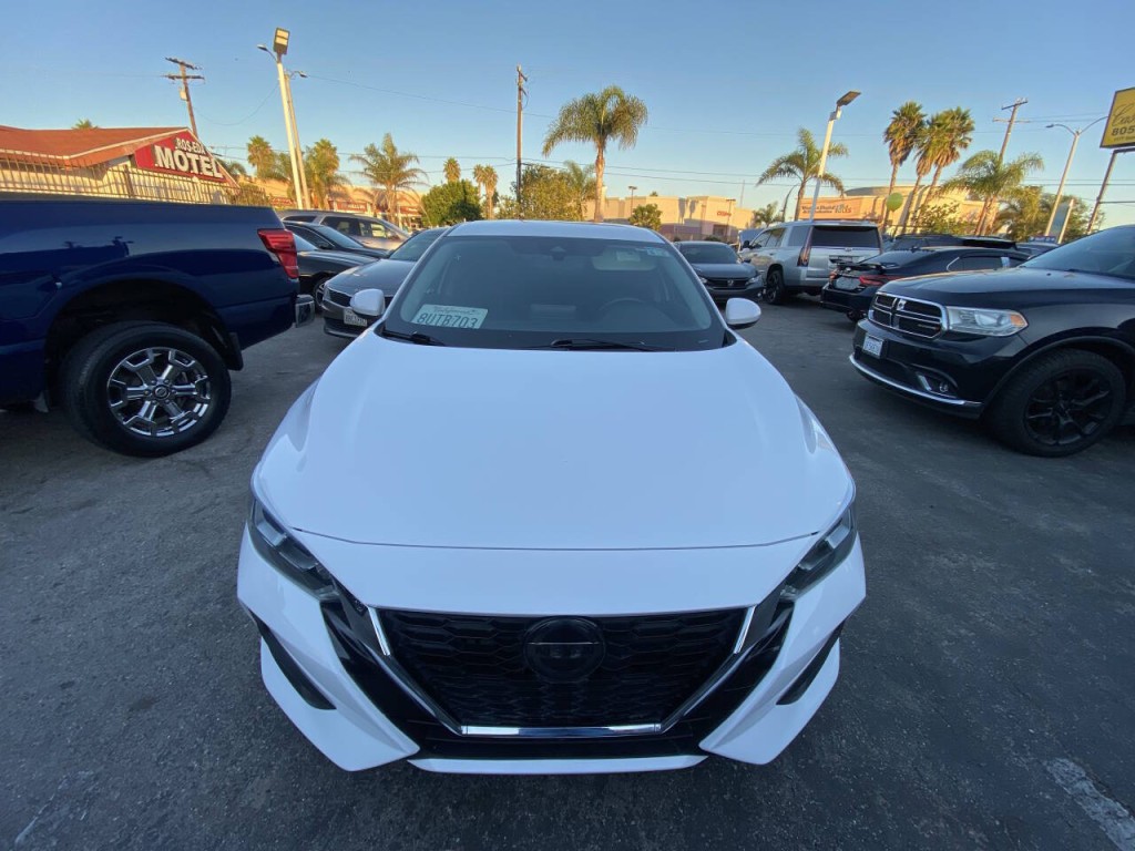 2020 Nissan Sentra Image 2