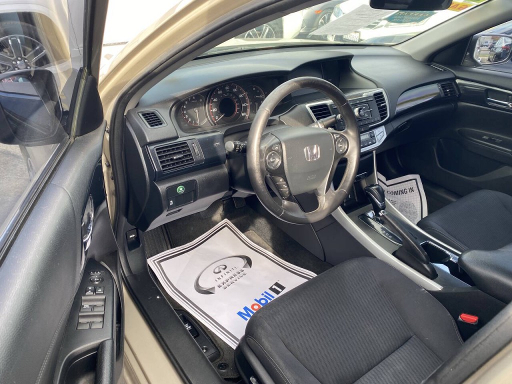 2015 Honda Accord Image 2
